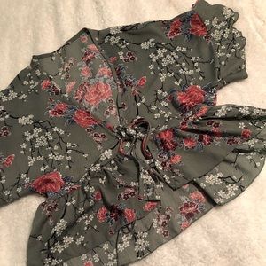 Juniors floral crop top